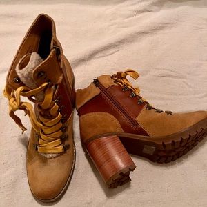 Frye Heeled Boots - Mustard Leather